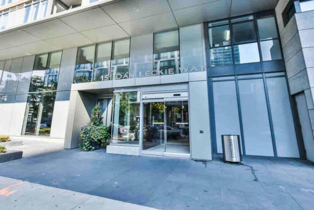 Upscale Downtown Toronto Condos By Cn Tower Экстерьер фото