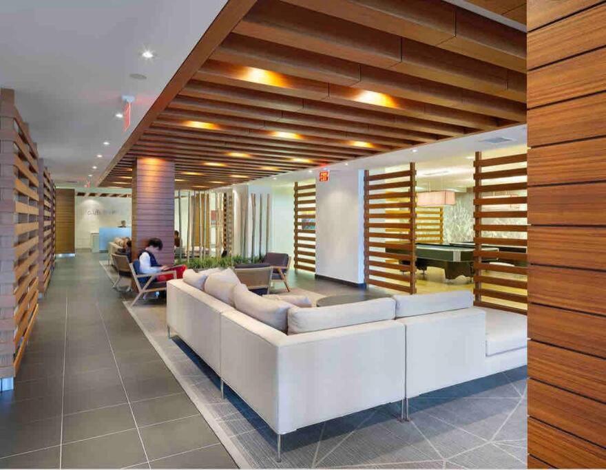Upscale Downtown Toronto Condos By Cn Tower Экстерьер фото